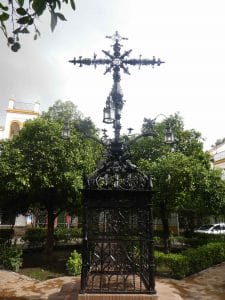 Plaza de Santa Cruz. Cruz de Cerrajería