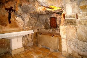 Cueva en Belén de San Jerónimo