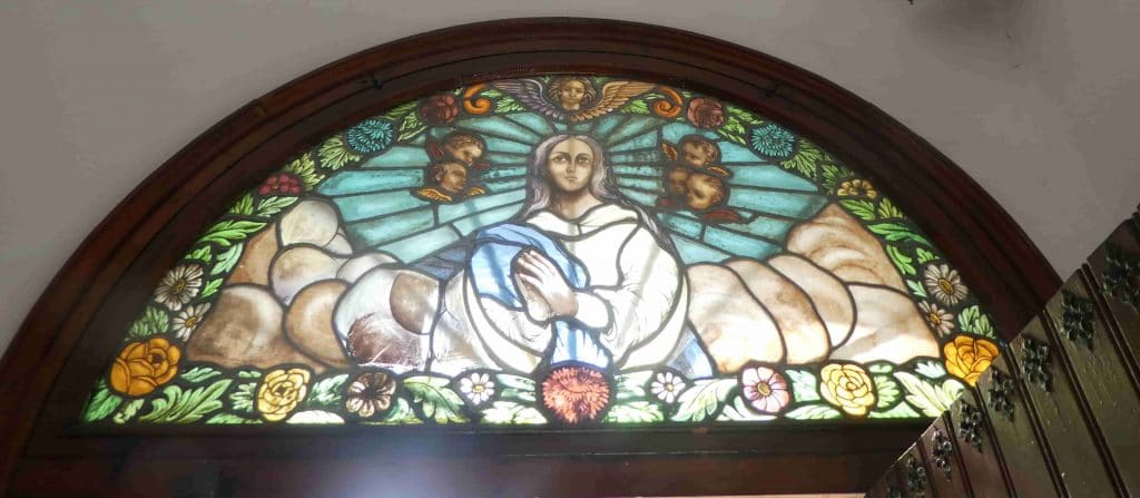 Vidriera de la Inmaculada Concepción